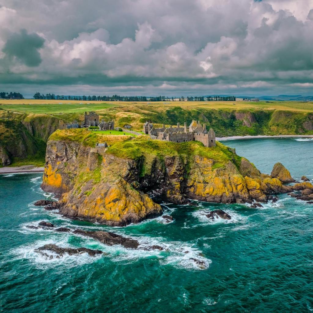 The madness of Hamlet and the shipwreck Ophelia – Napatsorn&nbsp;Treesap